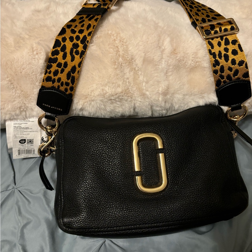 Marc Jacob’s the soft leather crossbody bag 💼